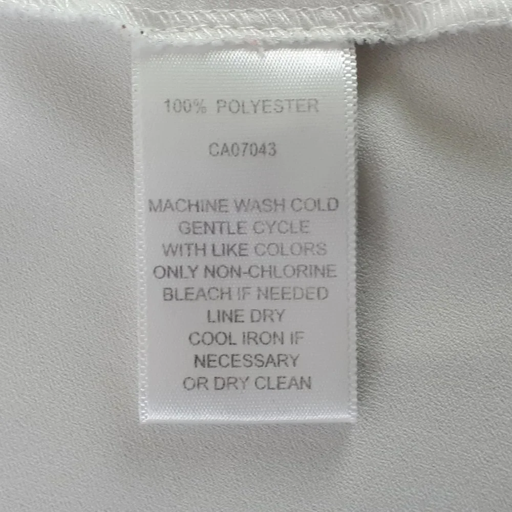 Spense Ivory Sleeveless Blouse - Picture 9 of 11